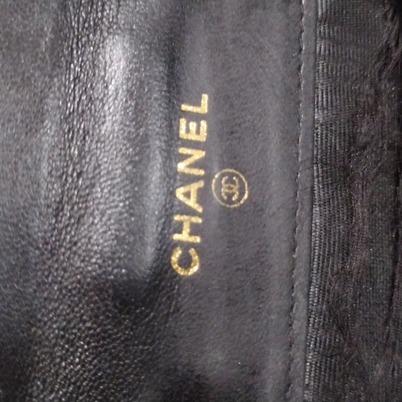 Authentic CHANEL CC Logo Black Leather Snap Wallet, Coin Purse 4.5 x 3.7 inches - Picture 9 of 15